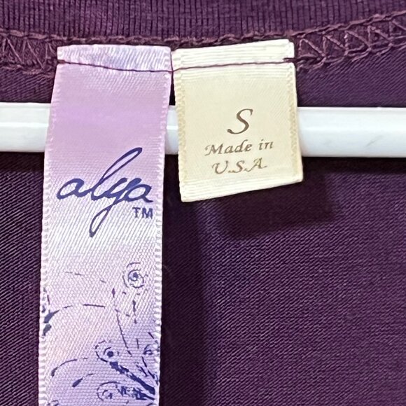 Alya Purple Long Sleeve Blouse Shark Bite bottom Size small - Picture 11 of 11